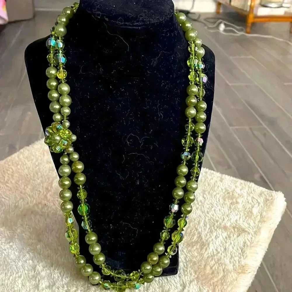 Vintage faux green pearl and Borealis necklace